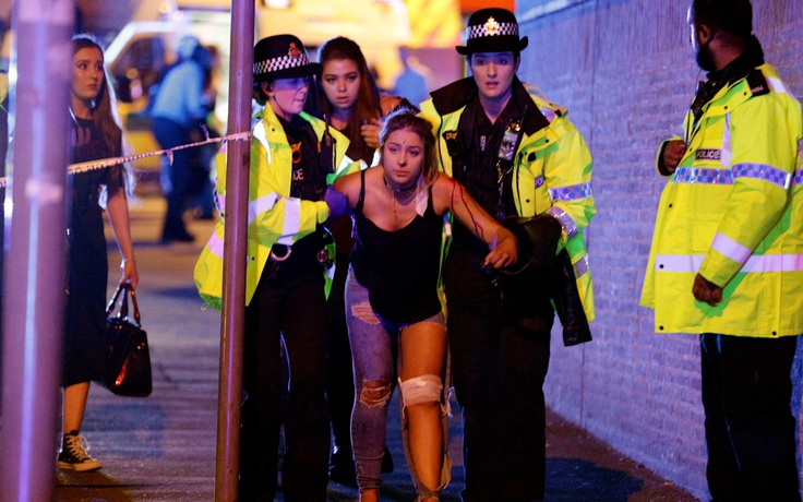 Để xảy ra đánh bom đêm diễn Ariana Grande, giám đốc tình báo Anh xin lỗi