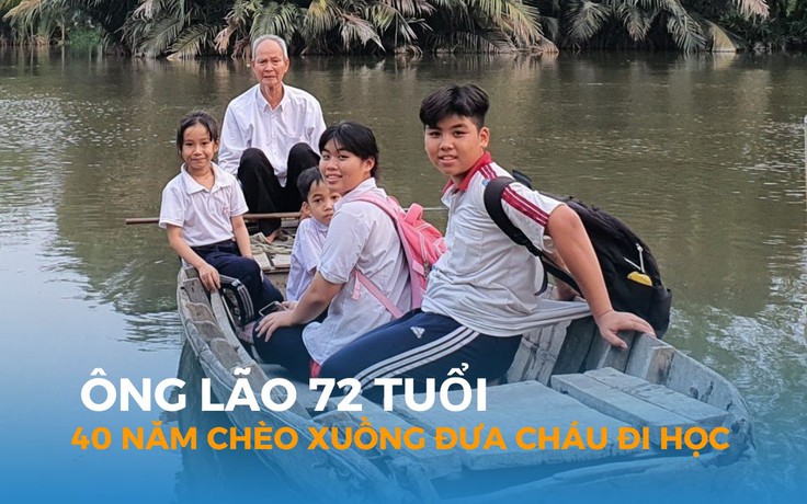 Ông lão 72 tuổi ở Sài Gòn hơn 40 năm chèo xuồng đưa con cháu đi làm, đi học
