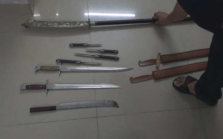 Tiền Giang: Bắt nhóm cờ bạc của Cường 'lỳ', phát hiện cả kho đao kiếm