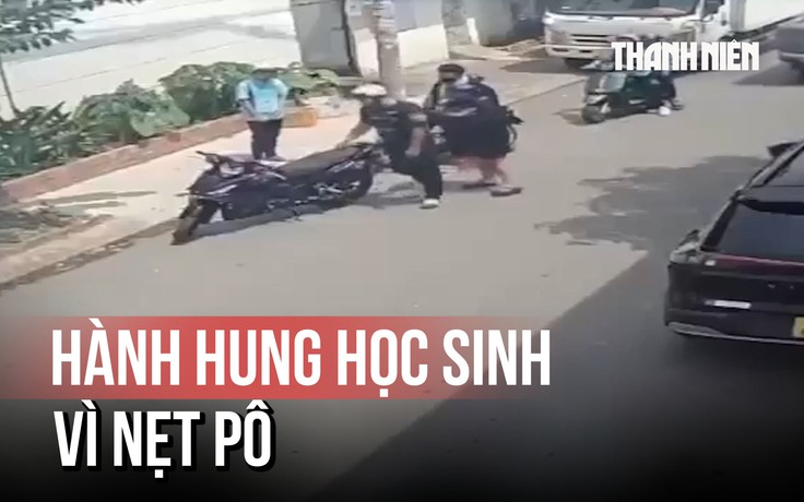 Hành hung 2 học sinh để dằn mặt vì nẹt pô