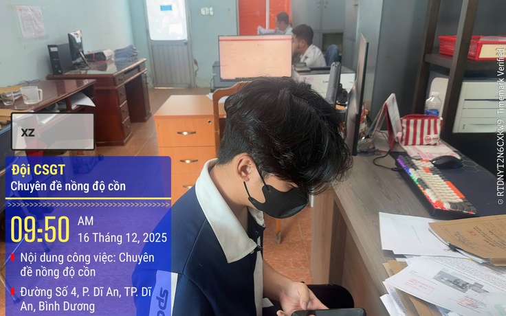 Buông 2 tay lái xe, sinh viên bị CSGT TP.HCM phạt 12 triệu, tịch thu xe