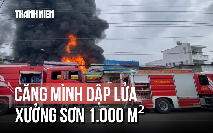 Ngọn lửa dữ bao trùm xưởng sơn 1.000 mét vuông lúc sáng sớm