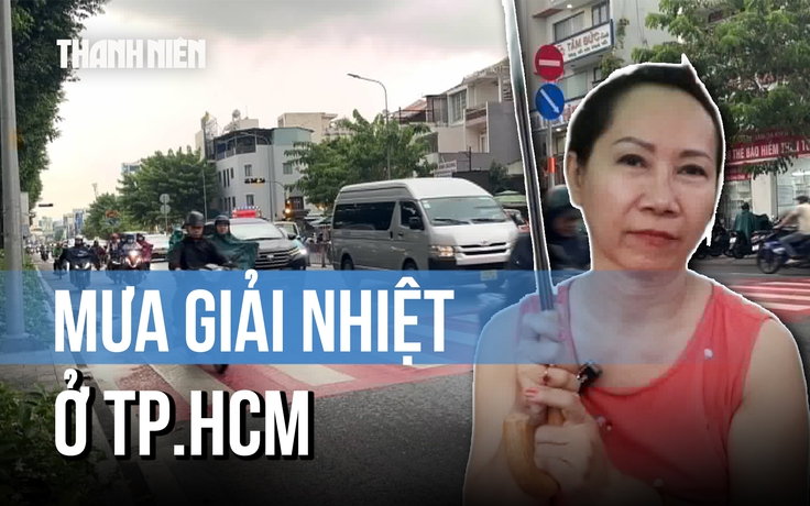 Mưa giải nhiệt ở TP.HCM: Người trông ngóng, kẻ chật vật