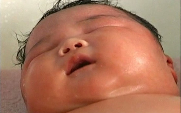 Trẻ mới sinh nặng hơn 7 kg ở Trung Quốc