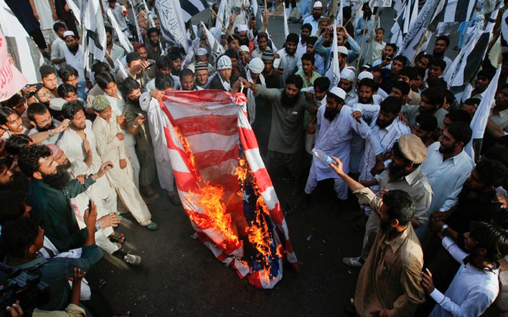 Dân Pakistan phản đối Mỹ treo thưởng thủ lĩnh Hồi giáo
