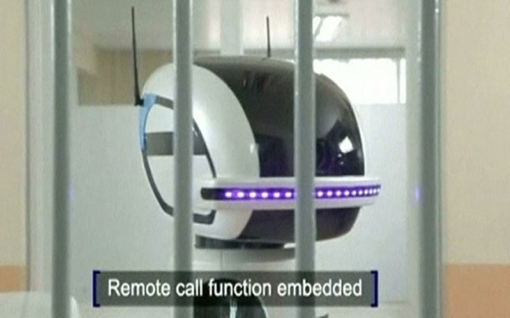 Robot canh nhà tù