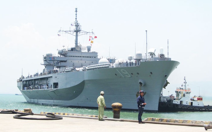 Tàu chỉ huy Hạm đội 7 Hoa Kỳ cập cảng Đà Nẵng