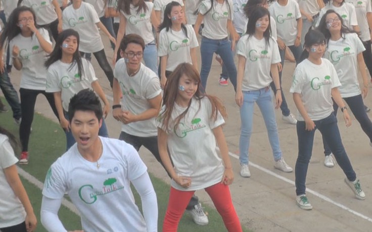 Nhảy flashmob ủng hộ Giờ trái đất