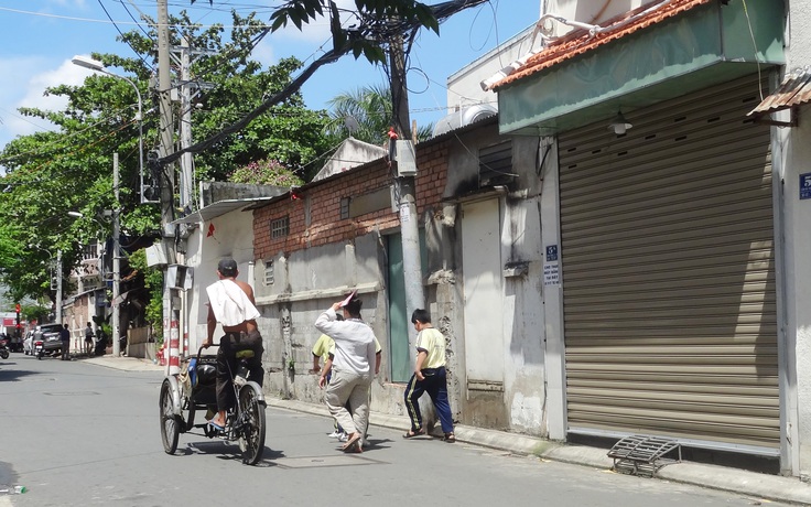 Cuộc sống người Sài Gòn ở những con đường 'độc'... không hề có vỉa hè