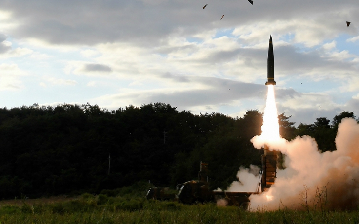 Hàn Quốc phóng 2 tên lửa đạn đạo đáp trả Triều Tiên