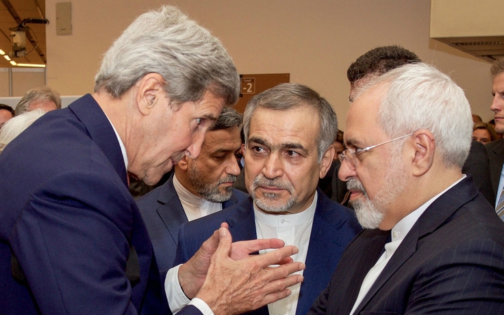 Cựu ngoại trưởng Mỹ bị tố gây tổn hại chính sách khi gặp ngoại trưởng Iran