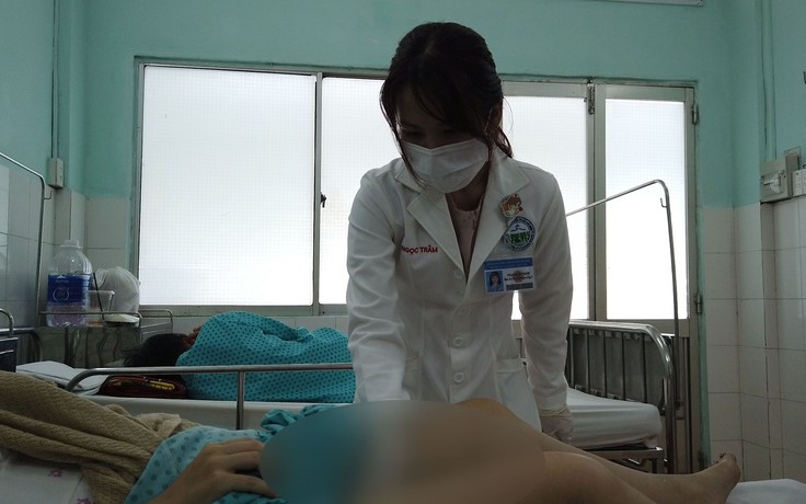 Cô gái 24 tuổi bị nhiễm trùng nặng sau khi điều trị rạn da tại spa