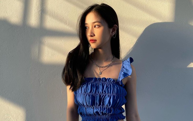 Hoá “nàng thơ” với những bộ cánh hoa lá, bèo nhún của Jun Vũ mà không sến Hoá “nàng thơ” với những bộ cánh hoa lá, bèo nhún của Jun Vũ mà không sến
