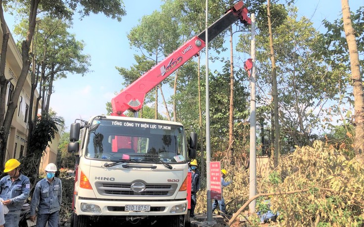 TP.HCM trang bị nguồn điện dự phòng cho BV dã chiến điều trị nhiễm COVID - 19 TP.HCM trang bị nguồn điện dự phòng cho BV dã chiến điều trị nhiễm COVID - 19