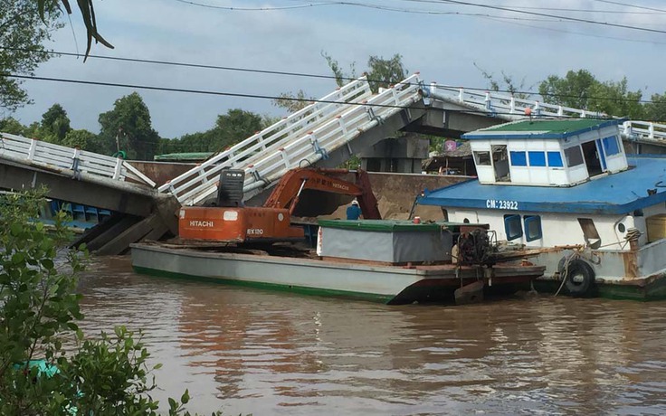 Sập cầu Cái Trăng: Chỉ biết gào khóc kêu cứu, kéo cháu mình ra