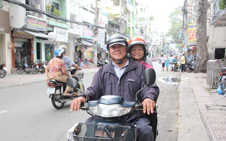 Ông già bại liệt lấy vợ 40 năm mới được... làm đám cưới