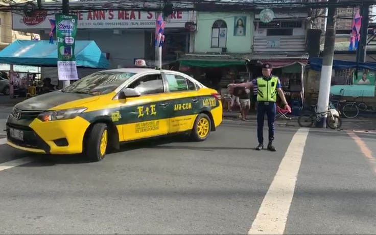 Cảnh sát Philippines bắt taxi giúp phóng viên báo Thanh Niên tác nghiệp SEA Games 30