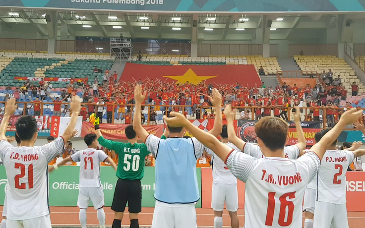 Thắng Nhật Bản, cầu thủ Olympic Việt Nam ăn mừng "kiểu Viking”