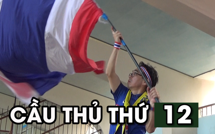 Fan "cứng" của U.19 Thái Lan nổi bật ở Nha Trang