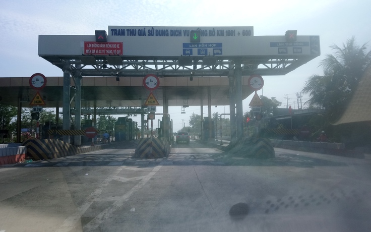 Đêm 30 Tết trạm thu phí trên QL 1 ở Bình Thuận xả trạm không thu phí Đêm 30 Tết trạm thu phí trên QL 1 ở Bình Thuận xả trạm không thu phí
