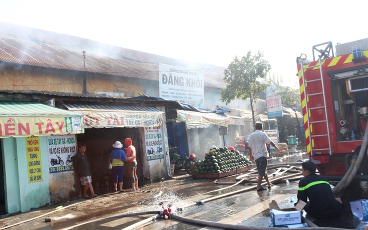 Cháy kho gạo cũ ở Bến Bình Đông: Cô gái chết trong phòng khóa cửa