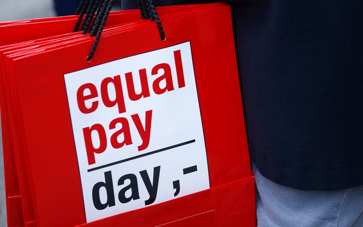 Iceland cấm trả lương nữ thấp hơn nam