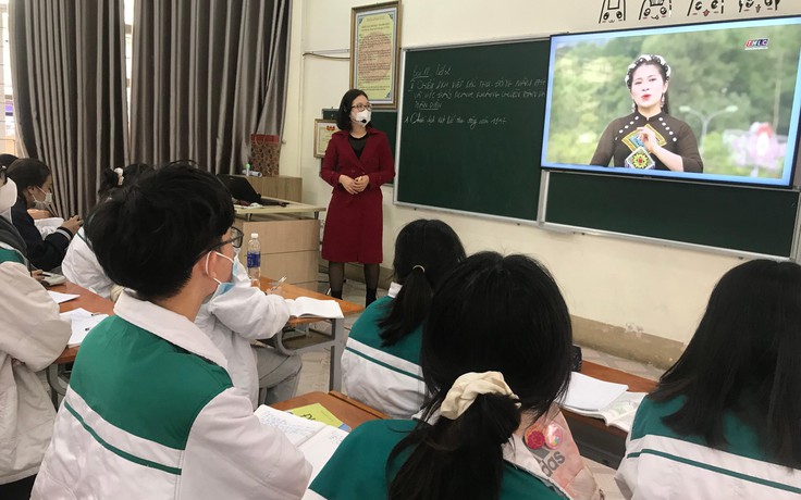 Cô giáo Sán Dìu chuyển đổi số trong dạy lịch sử Cô giáo Sán Dìu chuyển đổi số trong dạy lịch sử