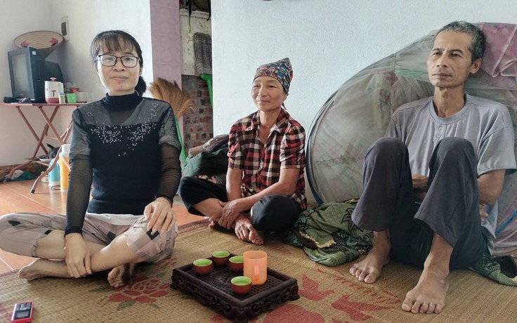 Vợ chồng bệnh tật, lay lắt nuôi con gái bị tâm thần Vợ chồng bệnh tật, lay lắt nuôi con gái bị tâm thần
