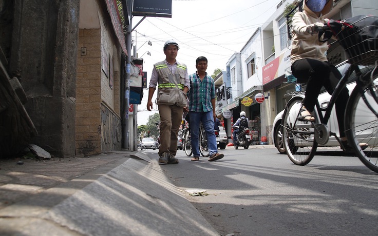 Những con đường bắt người Sài Gòn đi bộ 'phải phạm luật giao thông'