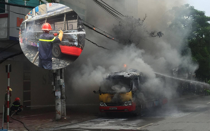 Xe buýt Hà Nội bốc cháy ngùn ngụt trên đường phố