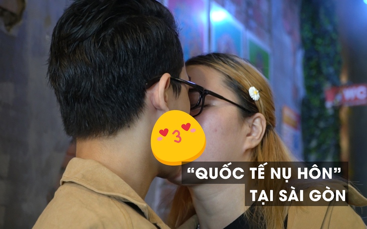 Giới trẻ Sài Gòn không ngại trao nụ hôn trong ngày “Quốc tế nụ hôn”