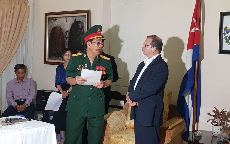 Tiểu đoàn 261 Giron nhận huân chương hữu nghị từ Cuba Tiểu đoàn 261 Giron nhận huân chương hữu nghị từ Cuba