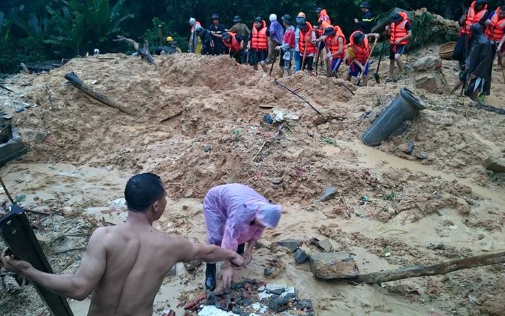 [CẬP NHẬT] Mưa lớn Quảng Ninh: Chưa tìm được 4 nạn nhân bị vùi lấp