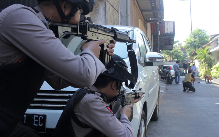Đánh bom tự sát tại Indonesia, nhiều cảnh sát bị thương