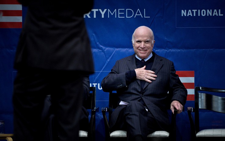 Thượng nghị sĩ John McCain ngừng điều trị ung thư não