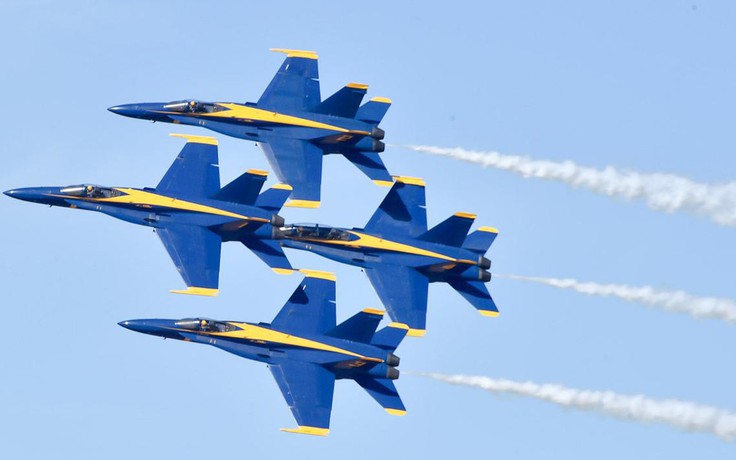 Phi đội Blue Angels trình diễn tiễn biệt cố thượng nghị sĩ John McCain