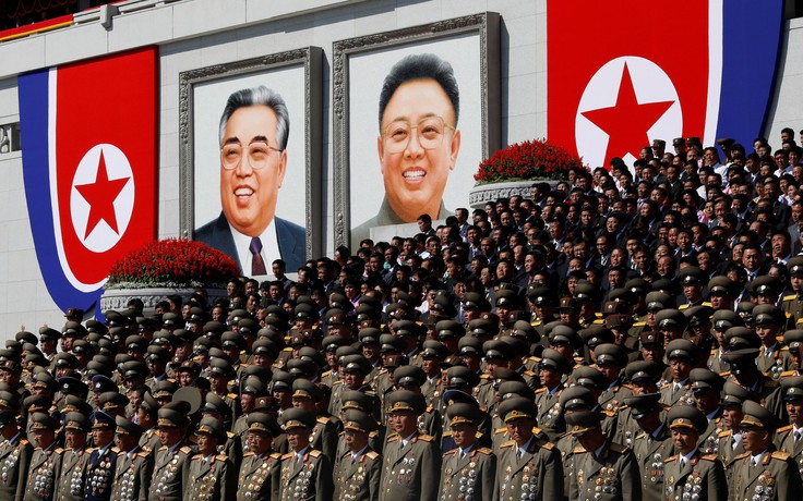 Triều Tiên mừng 70 năm lập nước, cờ hoa thay tên lửa
