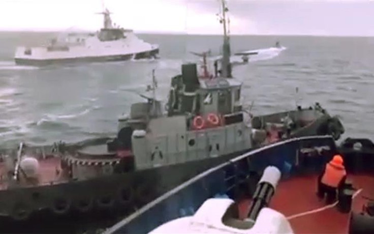 Xem cảnh truy đuổi, đâm va nguy hiểm giữa tàu hải quân Nga và Ukraine