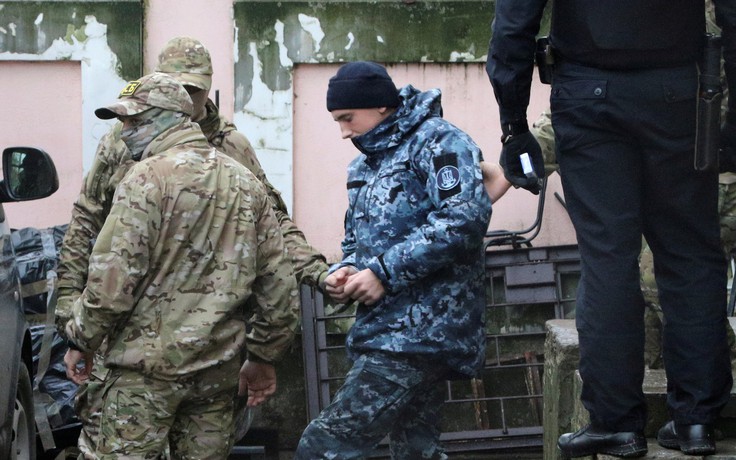 Nga gia hạn tạm giam 12 thủy thủ Ukraine gần 2 tháng