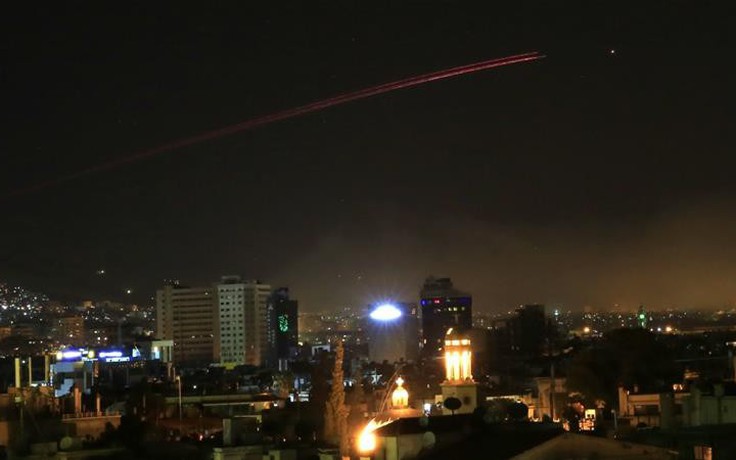 Syria phóng tên lửa đáp trả không kích từ Israel