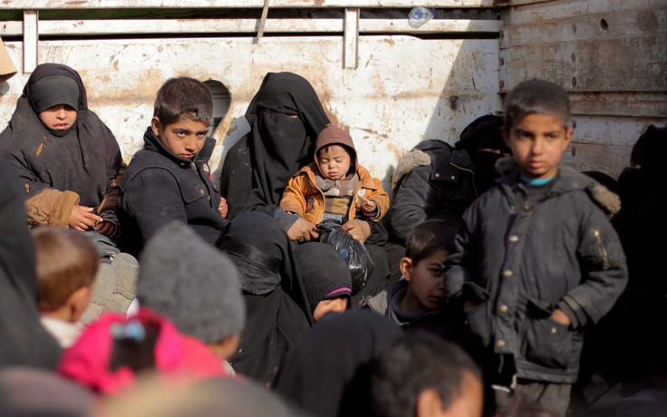 Sợ phải làm bia đỡ đạn cho IS, thường dân Syria đổ đi sơ tán