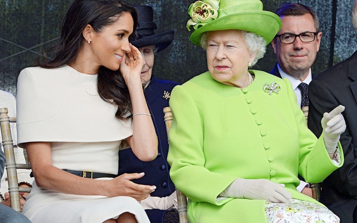 Nữ hoàng Anh chỉ nói 'chuyện trên trời' trong lần đầu xuất hiện sau cuộc phỏng vấn Harry-Meghan