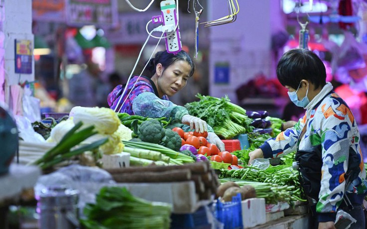 Trung Quốc nhắc nhở dự trữ thực phẩm thiết yếu, cư dân bình thản 'chẳng có chuyện gì đâu'