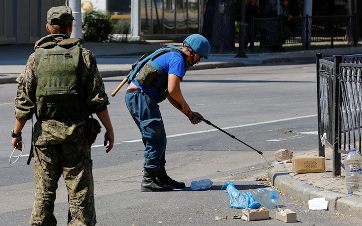 'Mìn bướm' nguy hiểm rải rác khắp Donetsk, công binh Nga vào cuộc