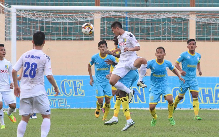 Bị gỡ hòa phút chót, Hà Nội đánh mất ngôi đầu V-League