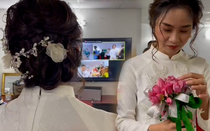 Đám cưới qua ti vi của nữ điều dưỡng Hà Nội ở lại TP.HCM chống dịch