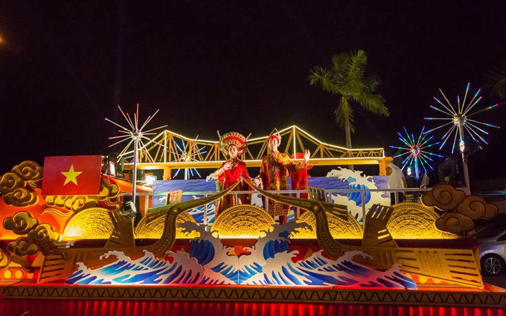 Những người đẹp Carnaval làm người Đà Nẵng thêm cuồng nhiệt
