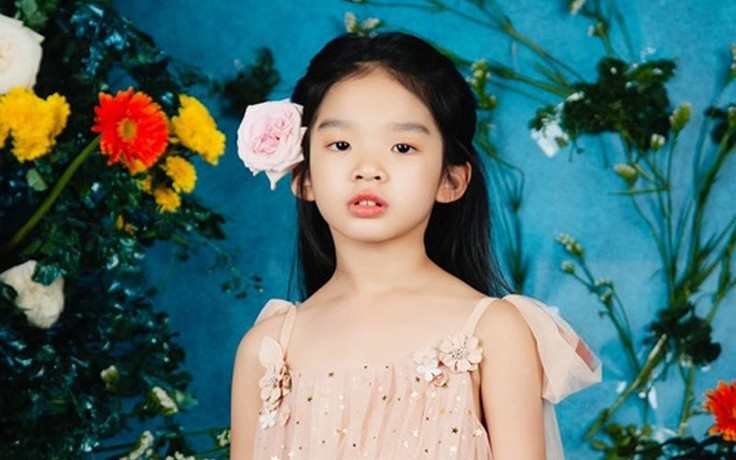 Con gái Xuân Lan làm vedette show thời trang Con gái Xuân Lan làm vedette show thời trang
