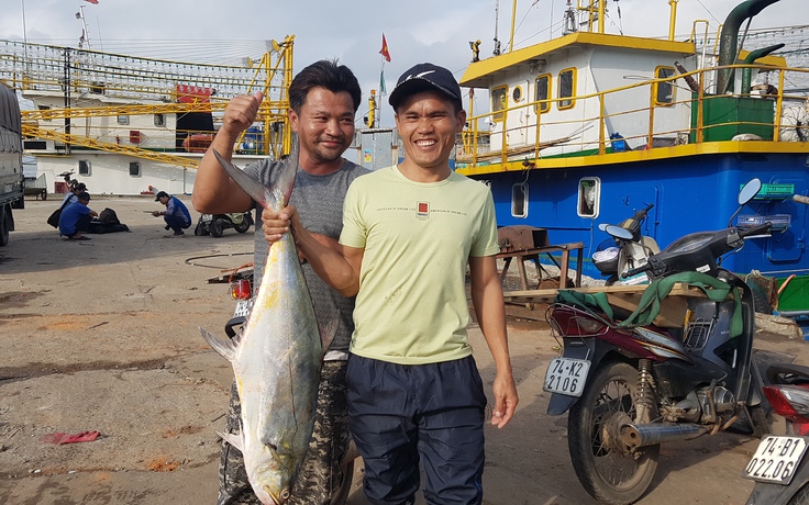 Ngư dân kể chuyện đánh trúng mẻ cá 'khủng' 120 tấn