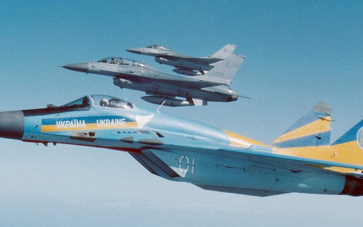 Xem MiG-29 Ukraine phóng tên lửa do Mỹ cung cấp để diệt radar Nga